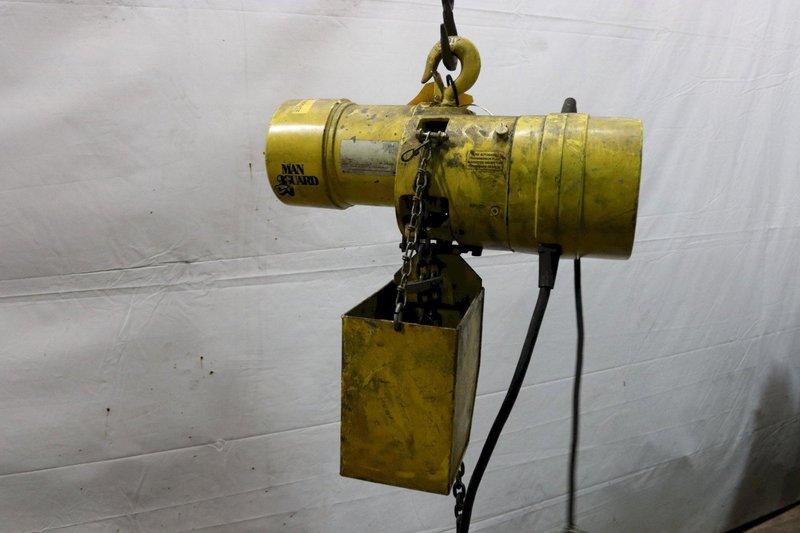 1/4 TON BUDGIT ELECTRIC POWERED CHAIN HOIST:  STOCK #11995