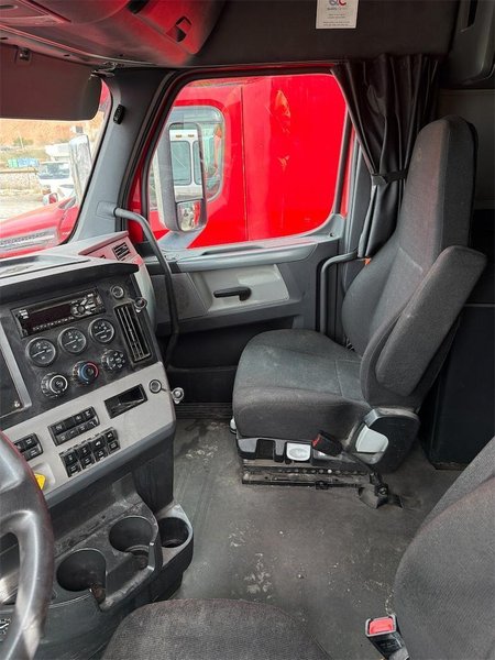 2020 Freightliner Cascadia 1FUJHHDV4LLLC1676