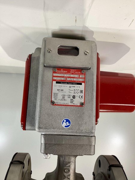 Honeywell Maxon 400CMA22-BC52-BB21B0 Gas ElectroMechanical Shut-Off USED