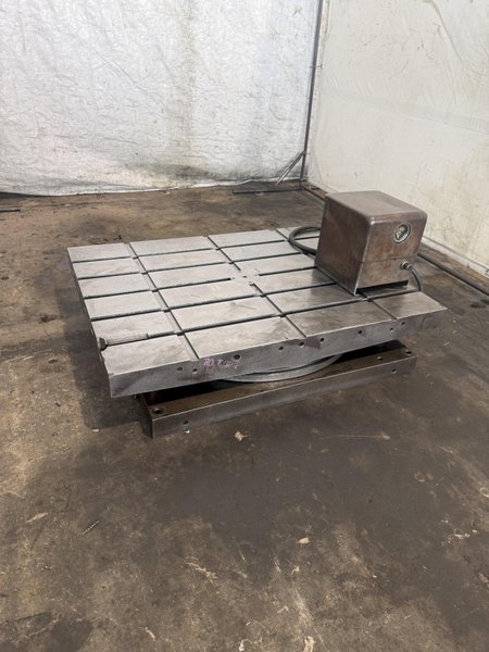 30" X 40" DEVLIEG AIR LIFT ROTARY TABLE. STOCK # 0221026