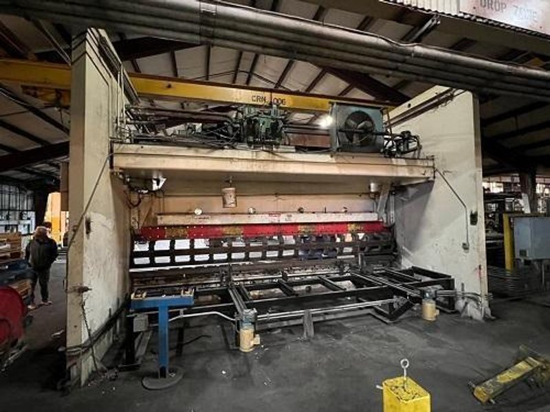 1000 Ton x 24′ Cincinnati 1000H20 CNC Press Brake, 1966