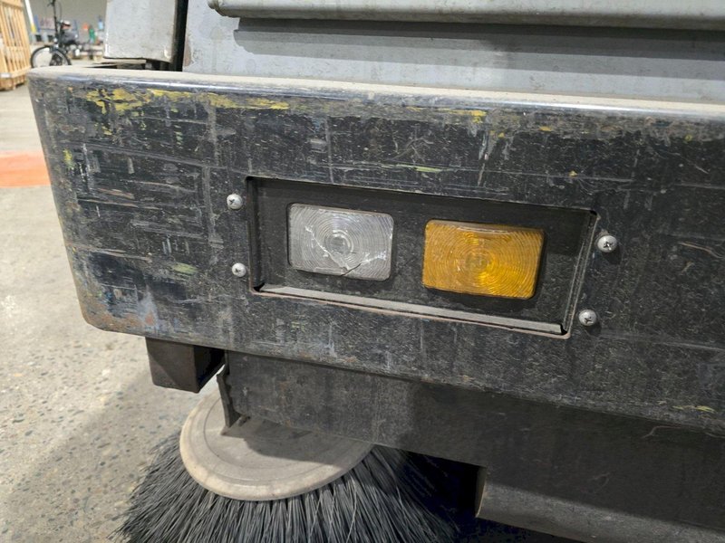 CLARKE 505-230 LP FLOOR SCRUBBER USED SLIGHT DAMAGE