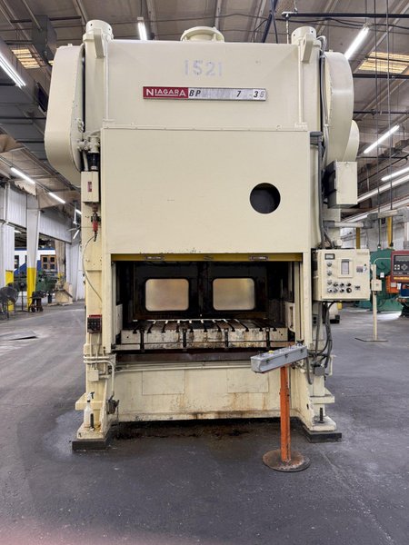 200 ton Niagara BP2-200-72-36 Straight Side Double Crank Press For Sale