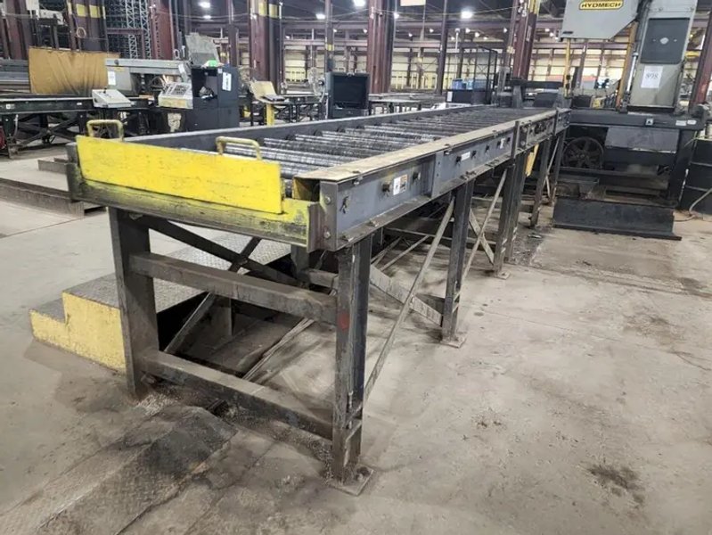 USED HYD-MECH 30" X 25" FULLY AUTOMATIC VERTICAL TILT FRAME BANDSAW MODEL V-25APC-120 WITH 62' OF POWERED CONVEYOR, Year: 2014
