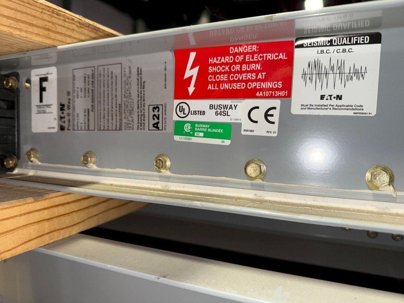 EATON 2500A POW-R-WAY III 10′ Copper Straight Length Busway 480V, 3PH, 3G NEW