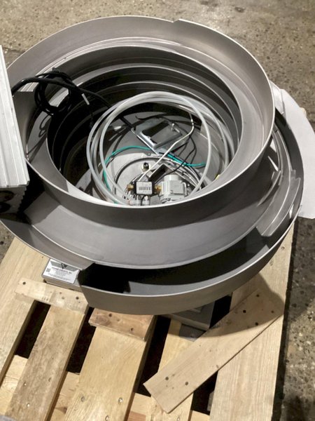 FEEDING CONCEPTS FC-19-15580-2 VIBRATORY BOWL FEEDER SYSTEM USED