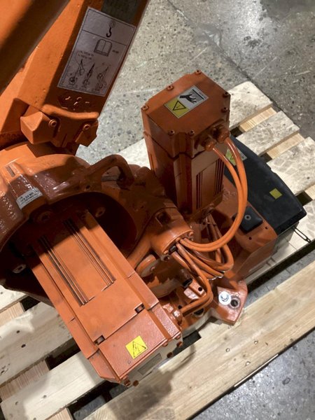 ABB IRB 2600 M2004 Robot w/ IRC5 Controls, Missing Cable Set USED