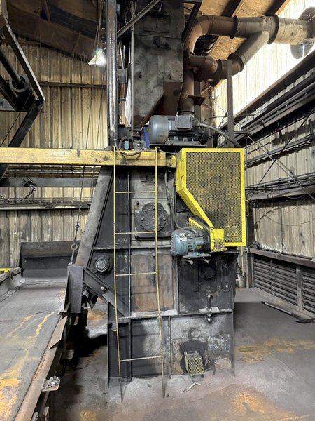 Pangborn model 15GN tumblast cleaning machine s/n 15GN-4-744 with floor loader