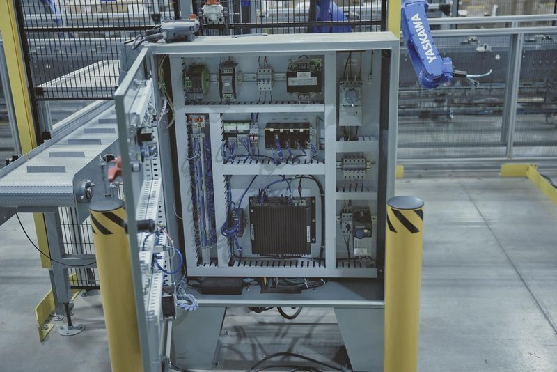 Yaskawa Motoman GP25-12 Robots (5) – YRC1000 Controllers, Mech-Mind 3D Vision, Bin Picking, Integrated Safety Cells, 2022