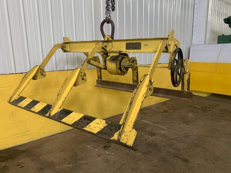 10,000 LBS X 60" WIDE C.F. ADJUSTABLE PARALLELOGRAM SHEET LIFTER STOCK #3179