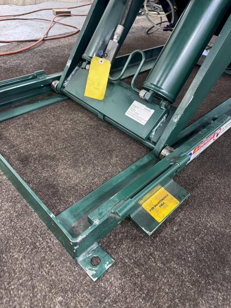 3500 LB SOUTHWORTH MODEL #LS4-36 HYDRAULIC LIFT TABLE : STOCK #78034