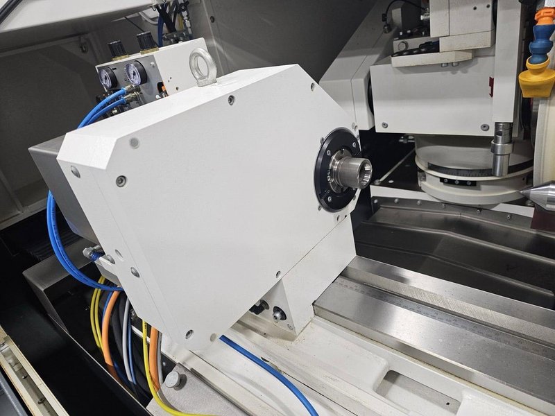 Studer Favorit CNC Cylindrical Grinder, 2021 – Low Hours, Fanuc Control, Tooling