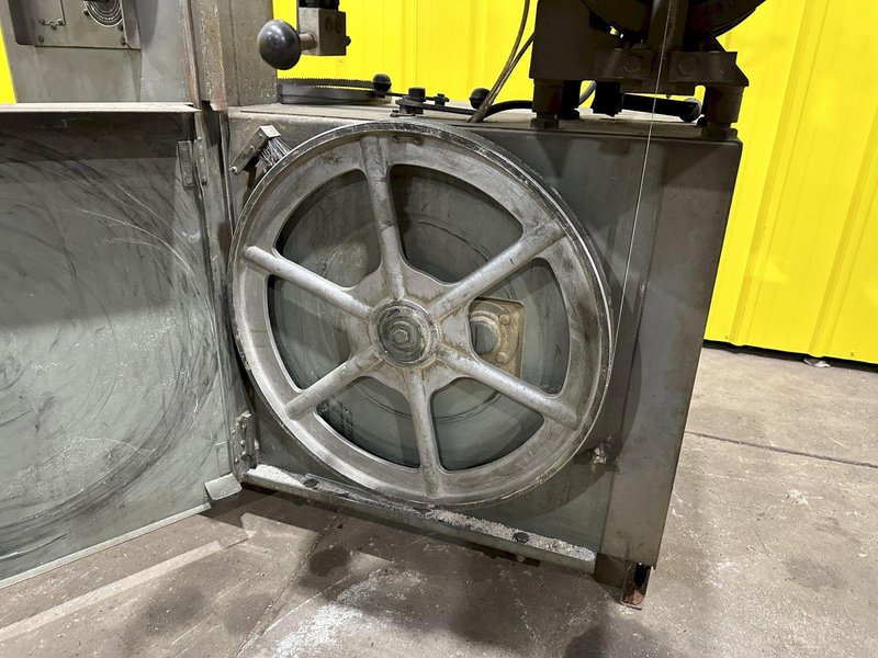 24" GROB MODEL 4V-24 VERTICAL BAND SAW: STOCK #18663