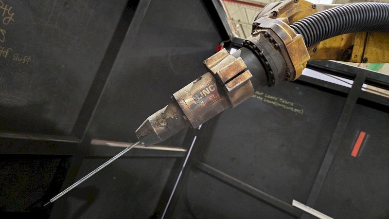 Lincoln Electric SYSTEM 30 Weld Cell w/ Fanuc Robot and Controls USED – AS-IS
