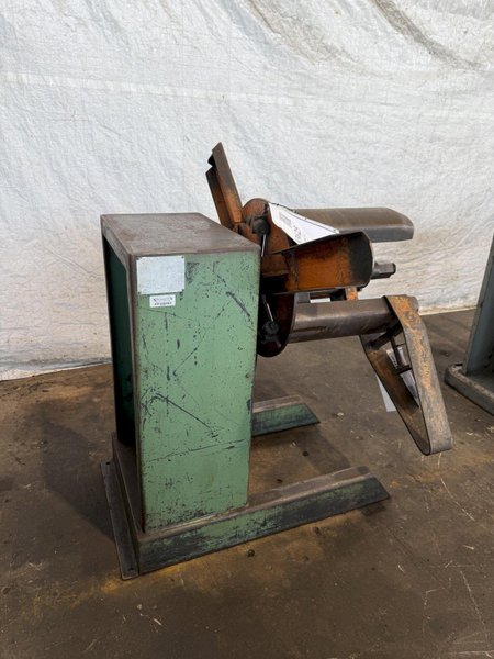 2500 LB X 18" AMERICAN MODEL 60 UNCOILER. STOCK # 0883625