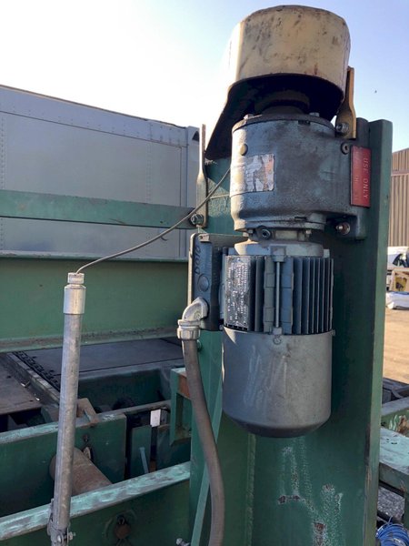 20' SUTTON POWERED INFEED &amp; OUTFEED CONVEYORS / RACKS: STOCK #16743