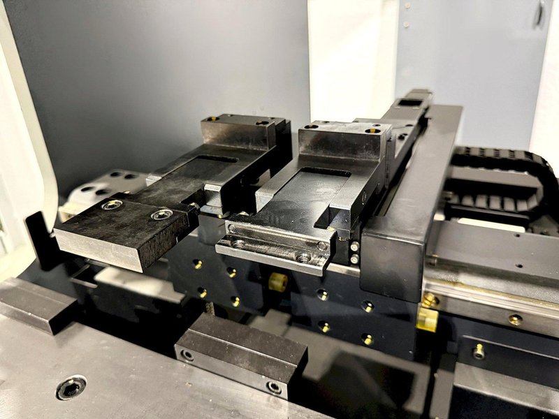 Mitsubishi Diamond BB306 30 Ton 5-Axis Electric Press Brake