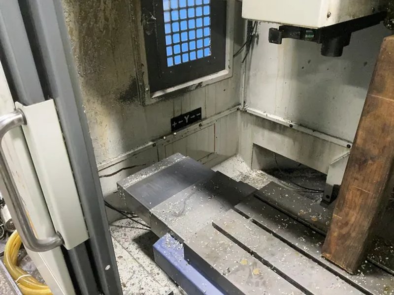 Ycm 16” X 27” CNC VMC - Xv560a
