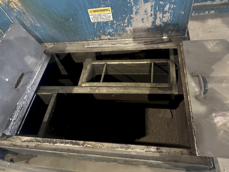 24" X 50" DUNNAGE WASH SYSTEMS 3-STAGE STAINLESS STEEL PASS THRU CONVEYOR TOTE / PALLET WASHER: STOCK #14892