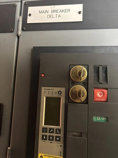 Square D 1600 Amp 2200v 700v 50ka Delta Wye Main Breaker Switchgear