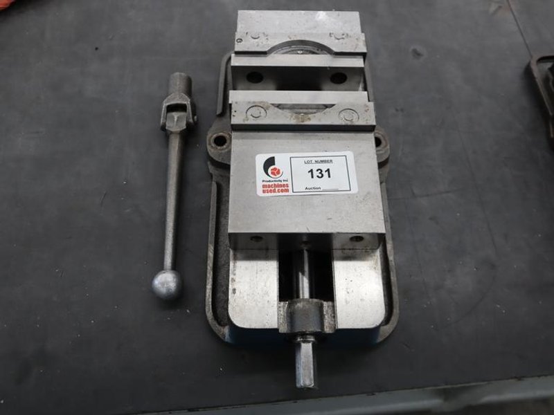 Kurt D-675 6" Machine Vise, Steel Jaws, Handle- Auction Item