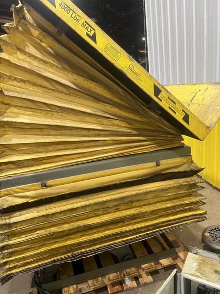 4,000 LBS X 44" X 44" PENTALIFT HYDRAULIC LIFT &amp; TILT TABLE: STOCK #20386
