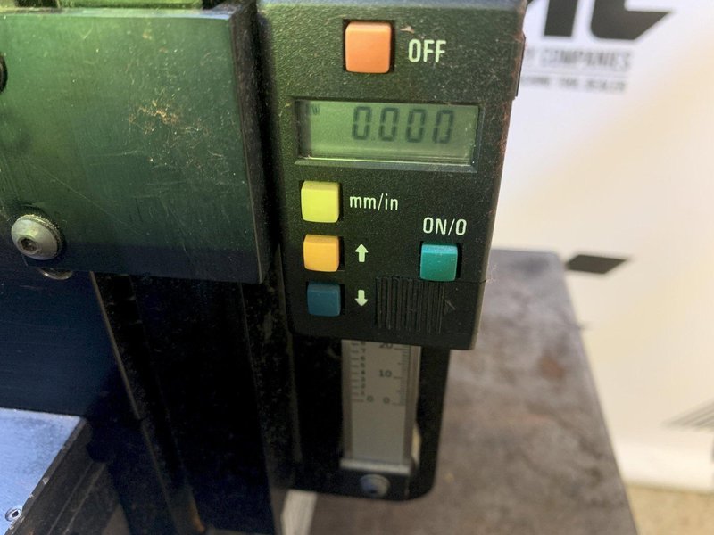 14" STARRETT HE350 Comparator, 10x, LCD displays, Surface.
