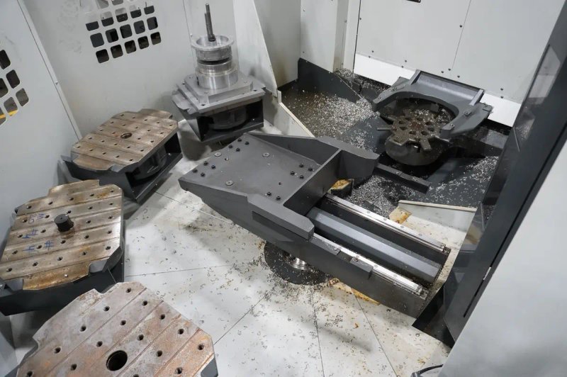 2022 HAAS EC-400PP CNC Horizontal Machining Center with 6-pallet Changer