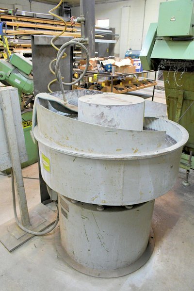 4 CUBIC FT SWECO MODEL FPD4LP, VIBRATORY PARTS FINISHER: STOCK #77372