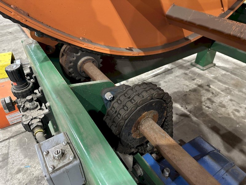 SWEED LOAD CLAMP &amp; TURNER / PACMAN FLIPPER SYSTEM WITH POWERED INFEED &amp; OUTFEED CONVEYORS: STOCK #22075