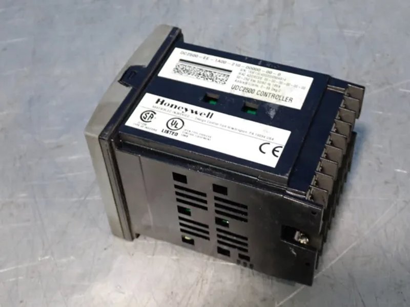 Honeywell  Udc2500 Controller  - Dc2500-ee-1a00-z10-00000-00-0