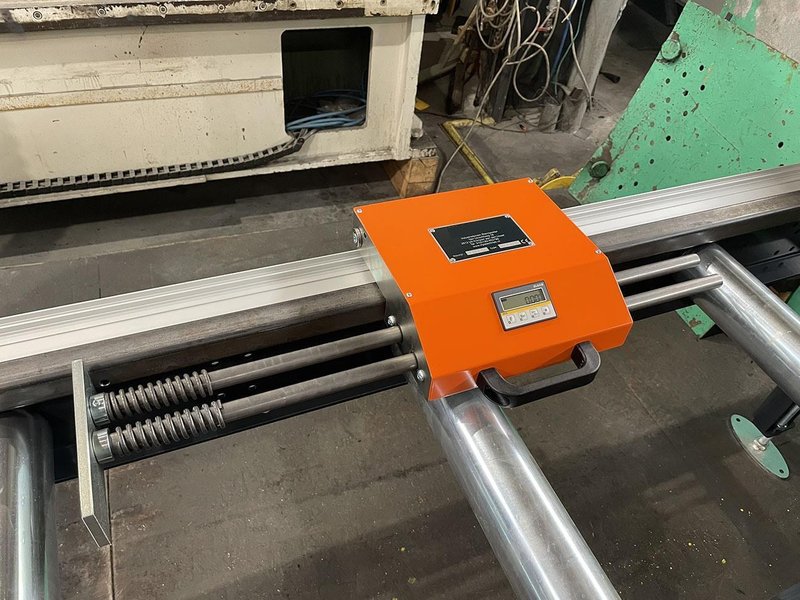 ZM - 6 meter rollerconveyors with digital backgauge