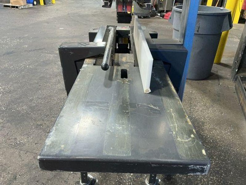 Loveshaw 8.5” X 28” Uniform Pressure Sensitive Case Tapper - Ld-7d/m