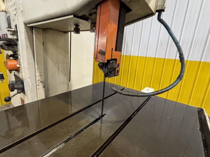 20" DOALL MODEL #2012-2H3 VERTICAL BANDSAW WITH POWER TABLE: STOCK #23564