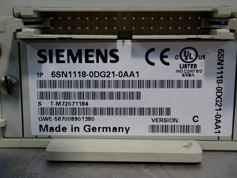 Siemens  Circuit Board  - 6sn118-0dg21-0aa1
