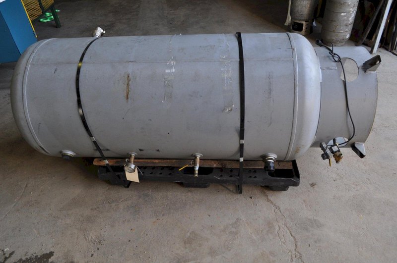 200 GALLON STEEL FAB AIR SURGE TANK