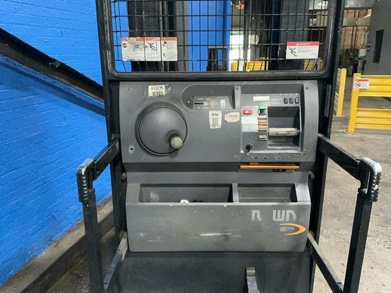 Crown 3000 Lbs Electric Order Picker - Sp3510-30