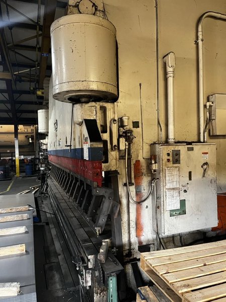 1000 Ton x 24′ Cincinnati 1000H20 CNC Press Brake, 1966