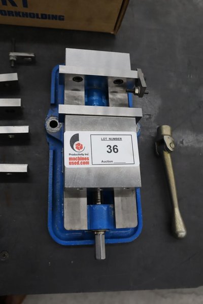 Kurt D-40 4" Machine Vise w Extra Steel Jaws, Handles, Adjustable Work Stops- Auction Item