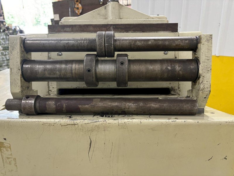 12" X .125" CWP MODEL #SE12B MOTORIZED COIL STRAIGTHENER. STOCK # 1007324