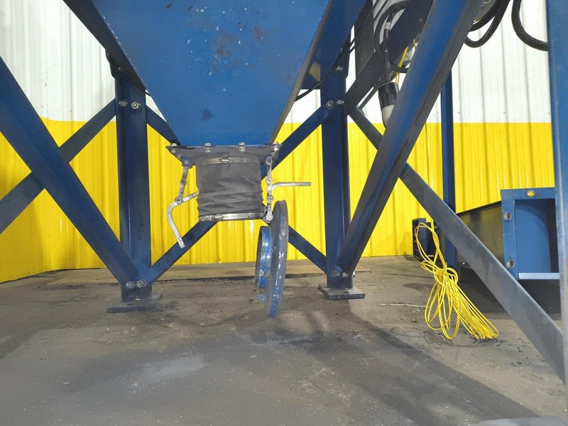 3,040 CFM X 7.5 HP TORIT MODEL #DFO2-8 DUST COLLECTOR: YOBRO #26046