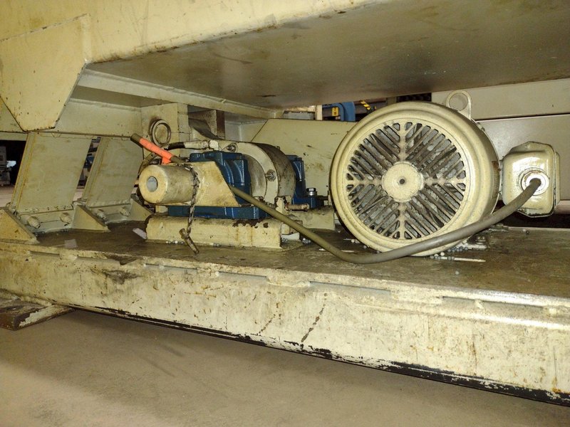 60" X 8 CU FT ALMCO MODEL V8-S TUB TYPE VIBRATORY DEBURRING FINISHING SYSTEM: STOCK #18832