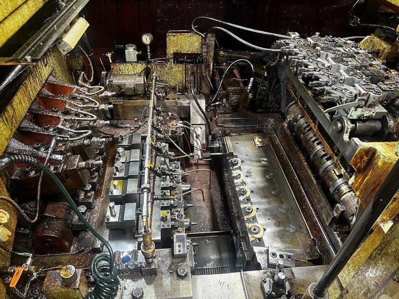 Asahi Okuma Model APF-1513-5 Five Die Progressive Heading Machine