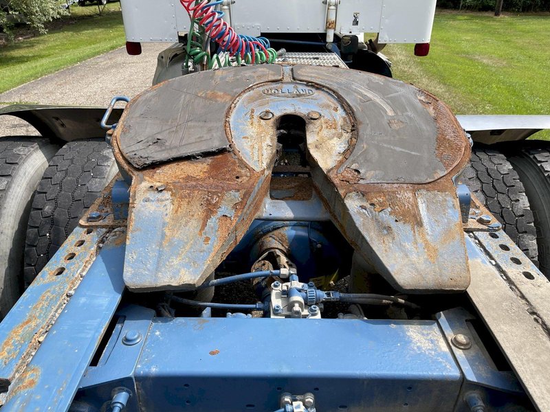 2010 Peterbilt 367 Flat Top w/36” Sleeper