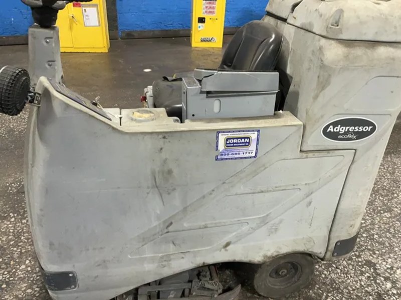 Advance 24" Floor Scrubber - X3220c