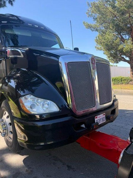 Kenworth T680 Sleeper Semi Truck, 2018