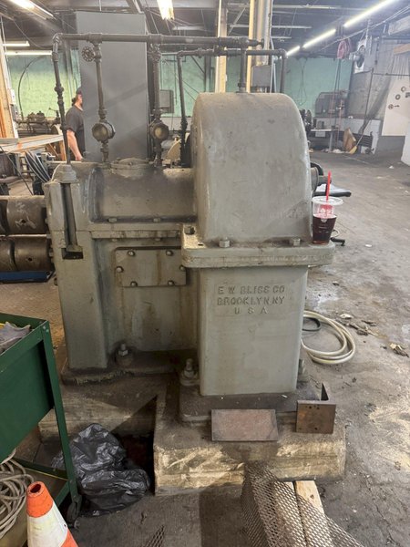 20" WIDE X 22" ROLL DIAMETER 4-HI BLISS 100 HP POWERED ROLLING MILL. STOCK # 0886025
