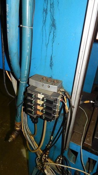 34 Ton FARGER &amp; JOOSTEN MULTIPOWER Air/Oil Press