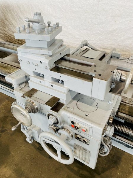 44" X 396" TOS MODEL #SU100 HEAVY DUTY ENGINE LATHE. STOCK # 0848121