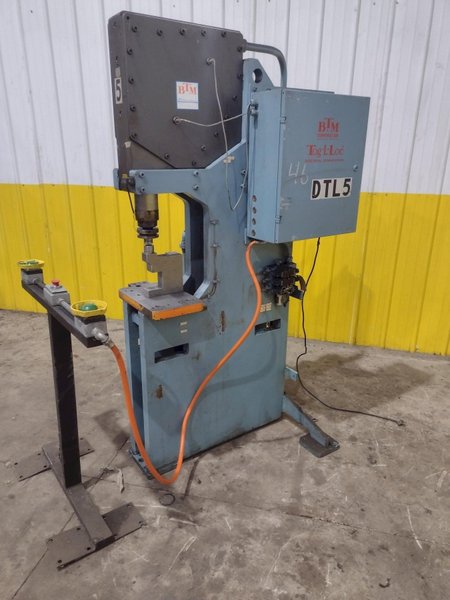 20 TON BTM MODEL #P20F TOG-L-LOC AIR TOGGLE SHEET METAL PRESS: YOBRO #24795
